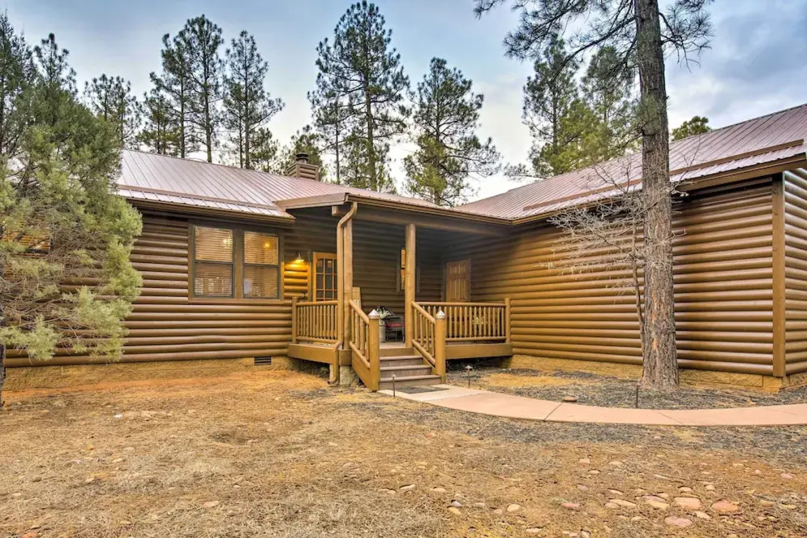 3 Mi to Golf Course: Show Low Escape w/ Fire Pit