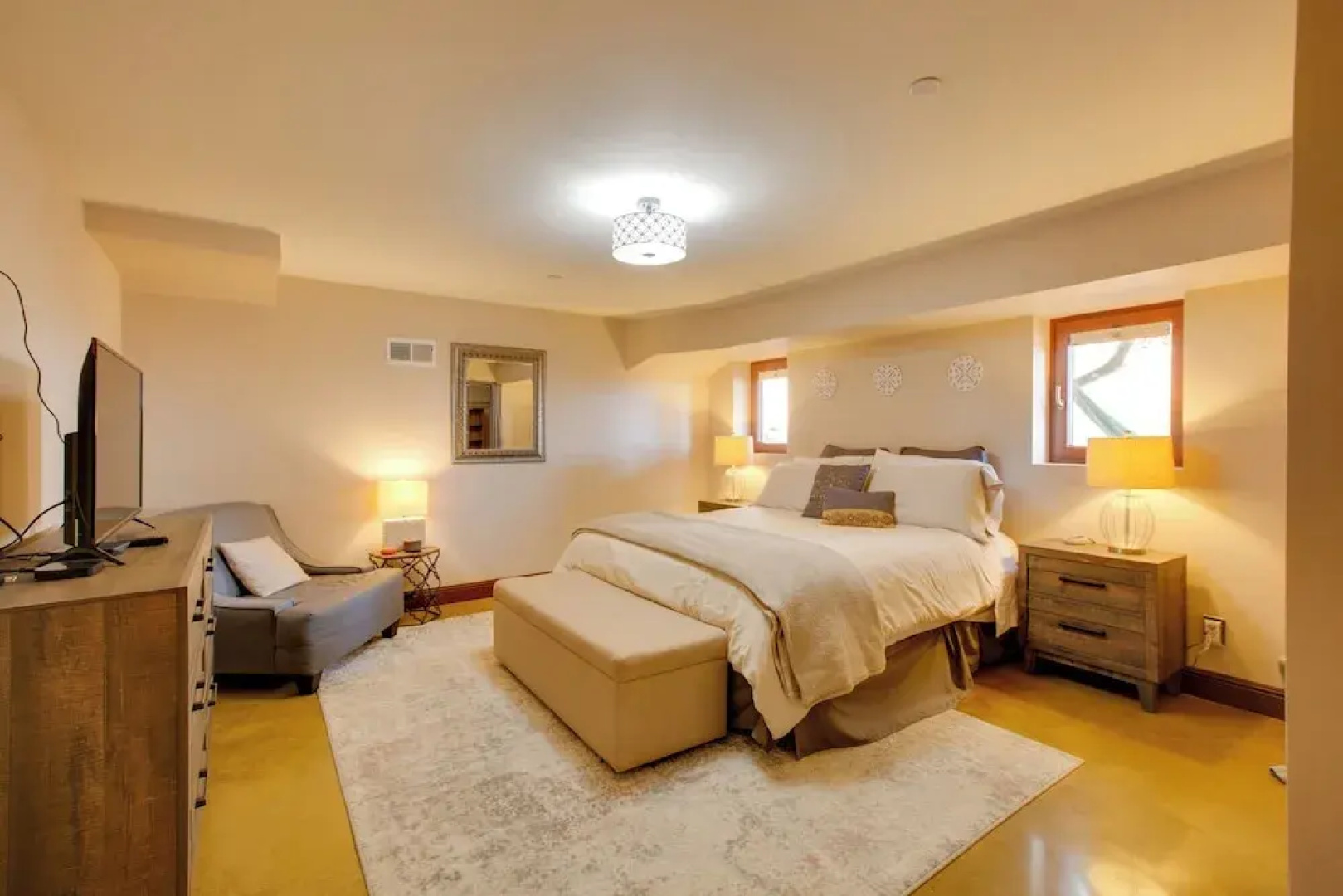 Lovely Belmont Apartment w/ Stunning Views!