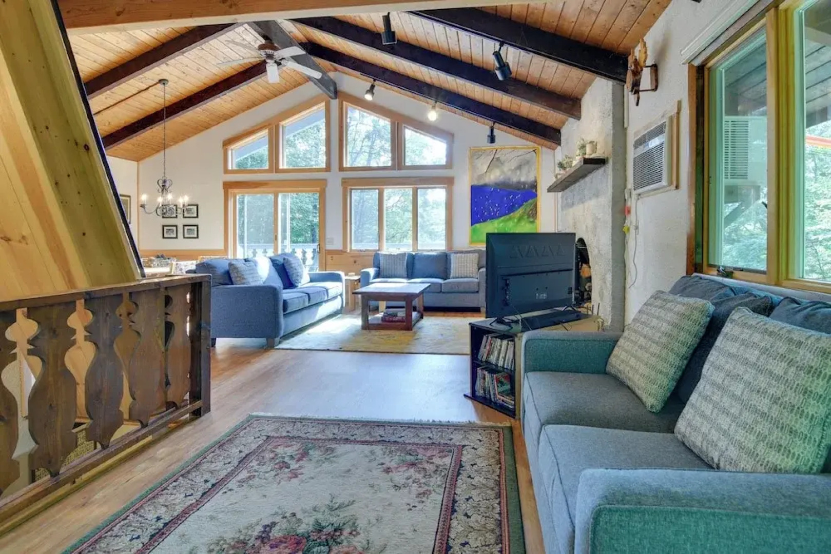 Beautiful Chalet ~ 5 Miles to Attitash Mountain