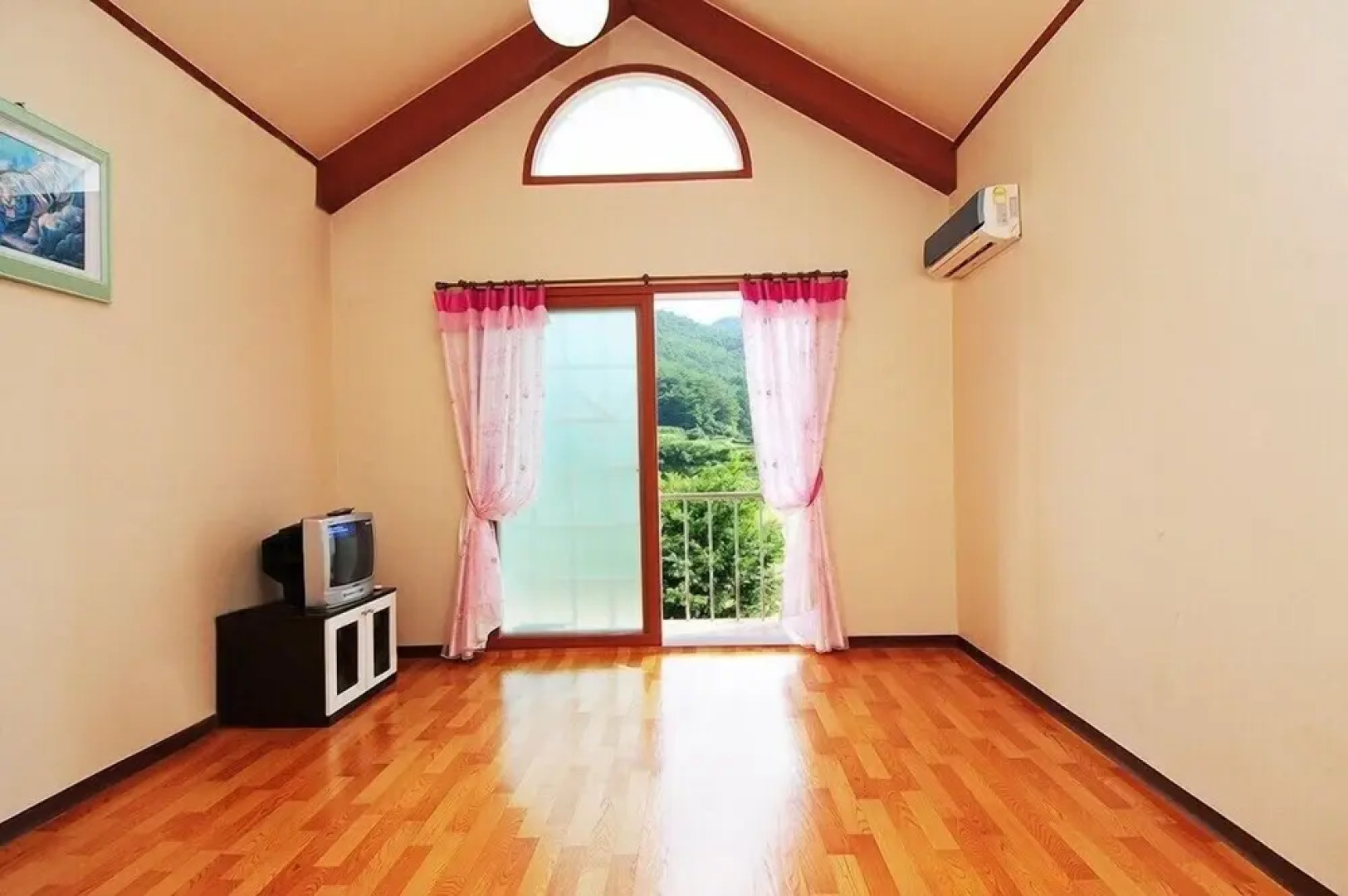 Songnisan Mountain White