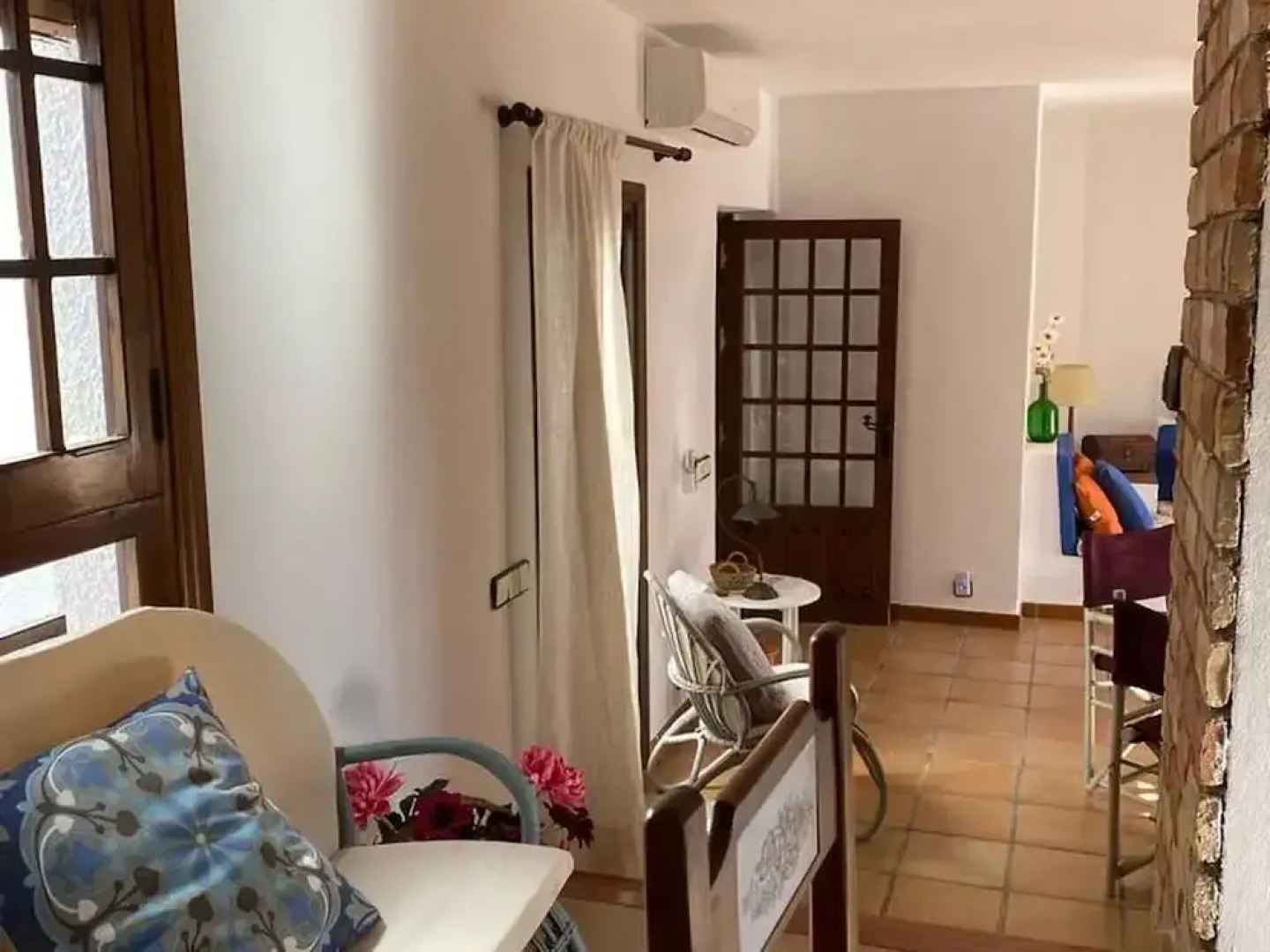 Spacious Holiday Home With Private Garden