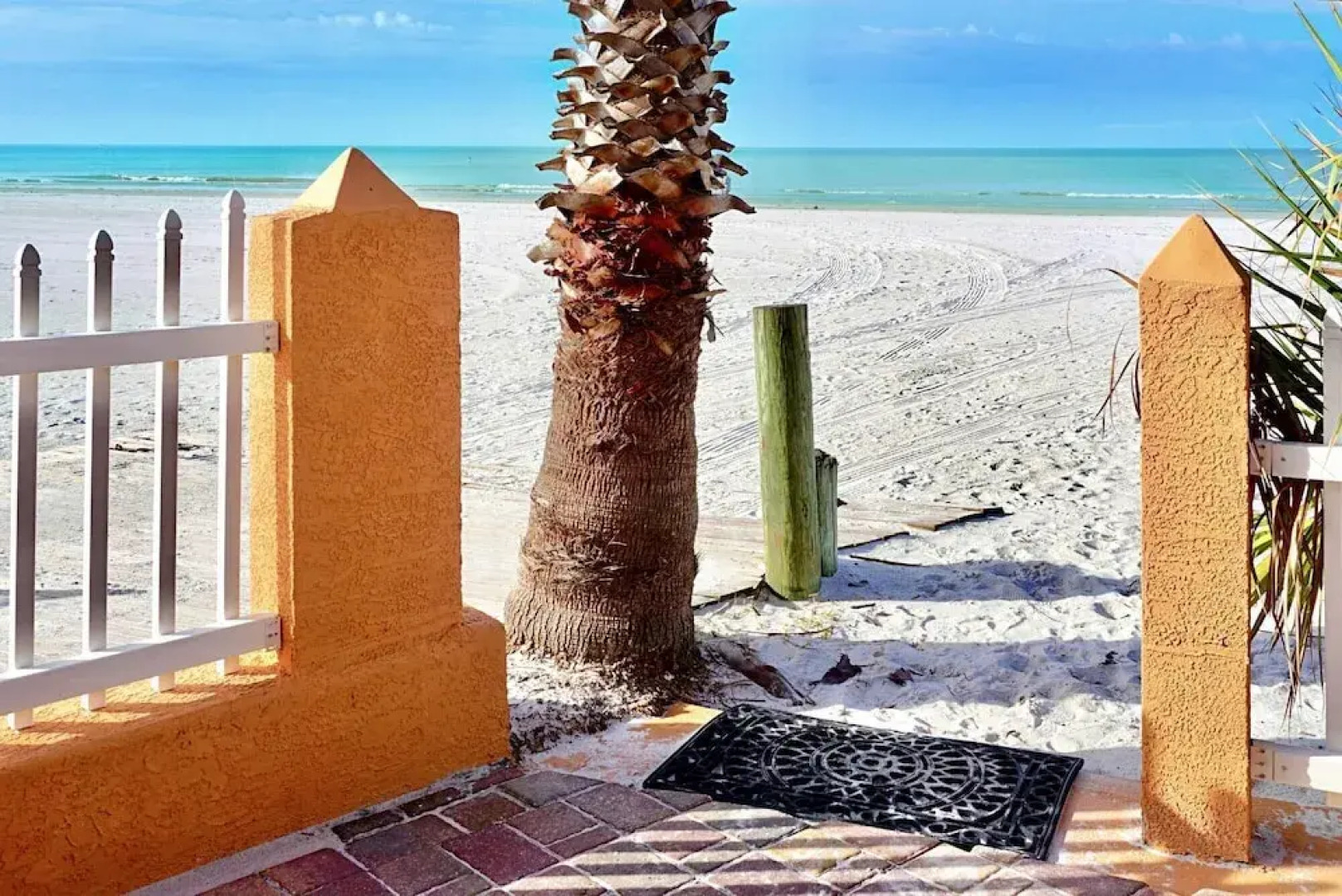 Misty Isles Redington Beachfront Suite 3