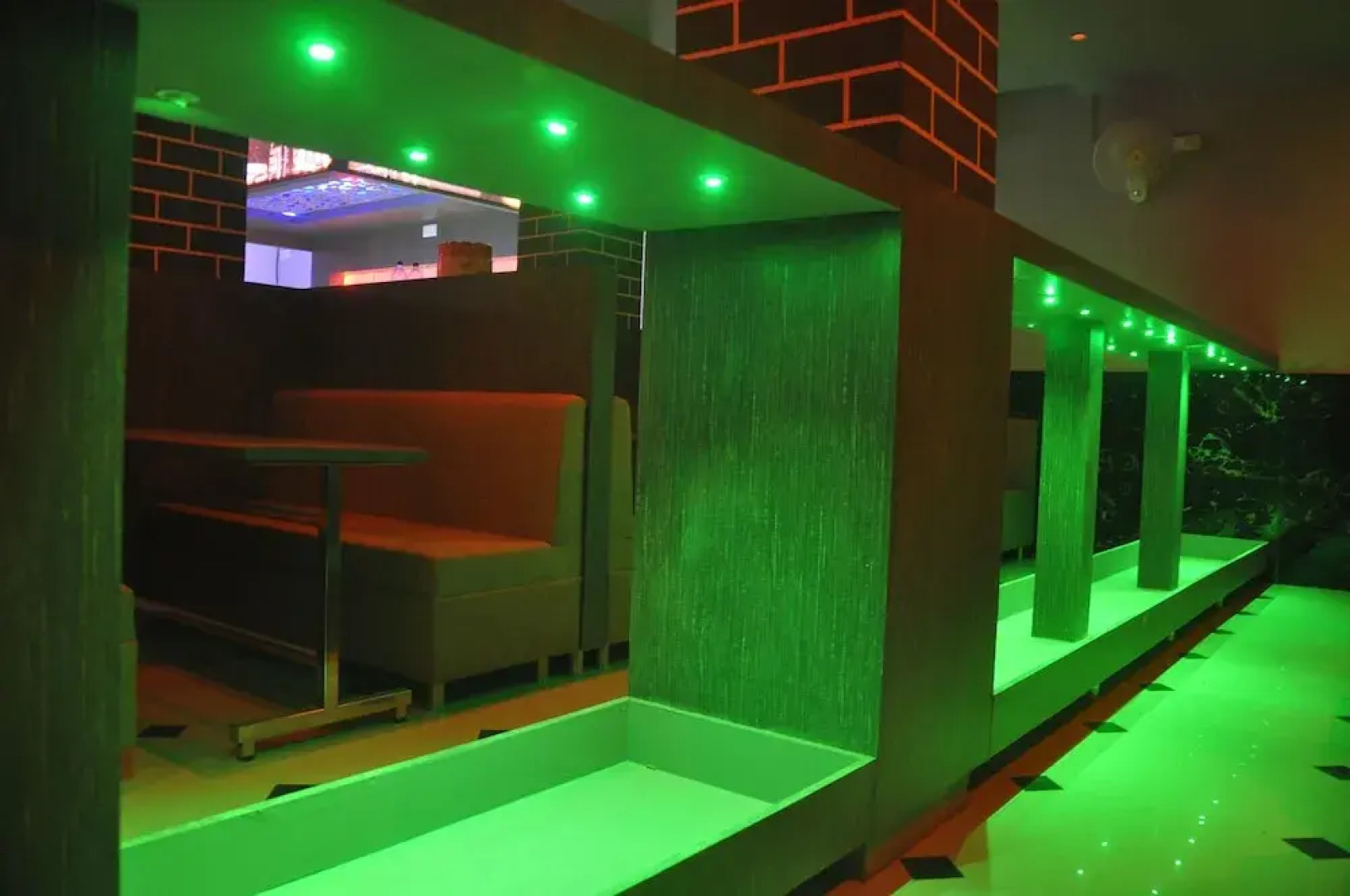 Hotel Raj International