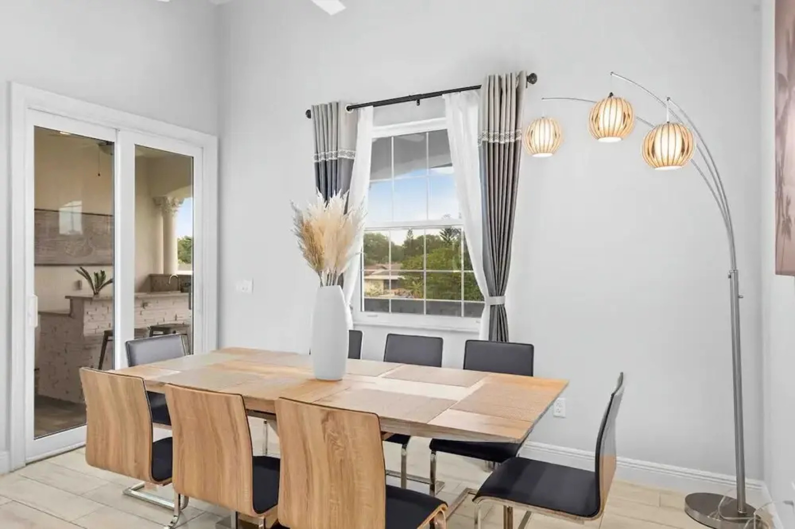 My Kind Of Town 5 Bedroom Home by Redawning