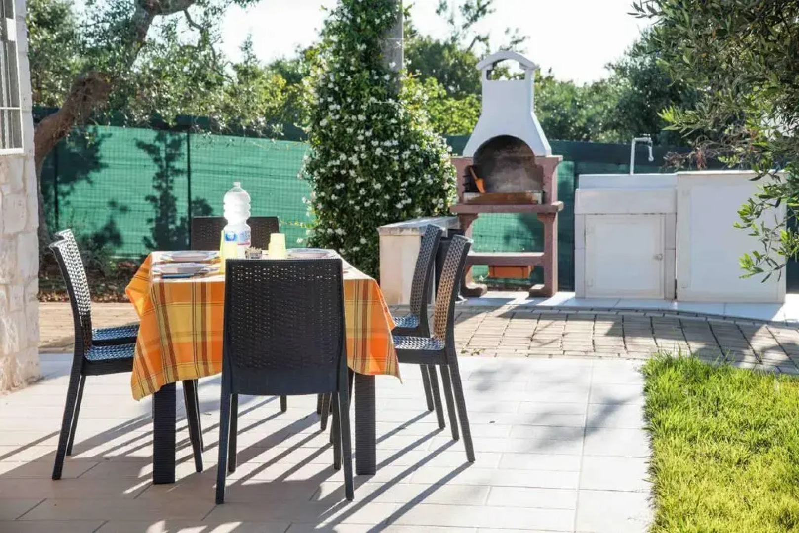 Trulli and pool Malvischi