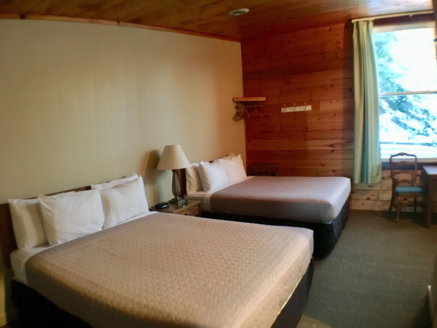 Hanging Horn Lakeside Resort