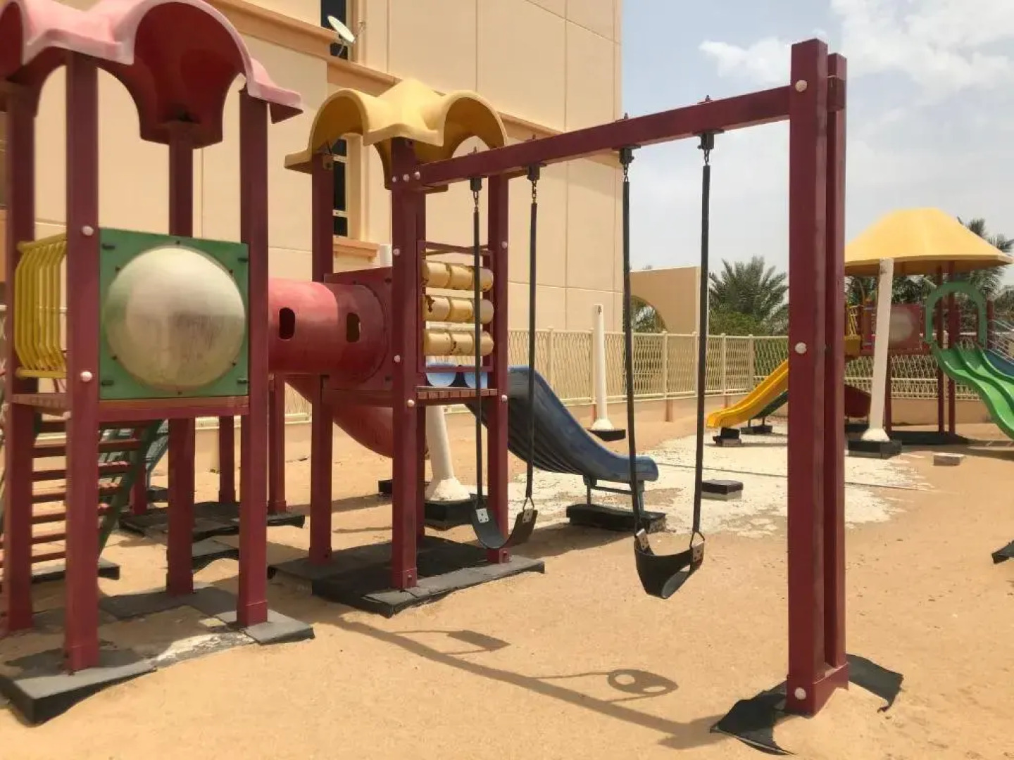 2 bedrooms apartment in Marina 1 towers king Abdullah economy city شقه غرفتين في المارينا ١