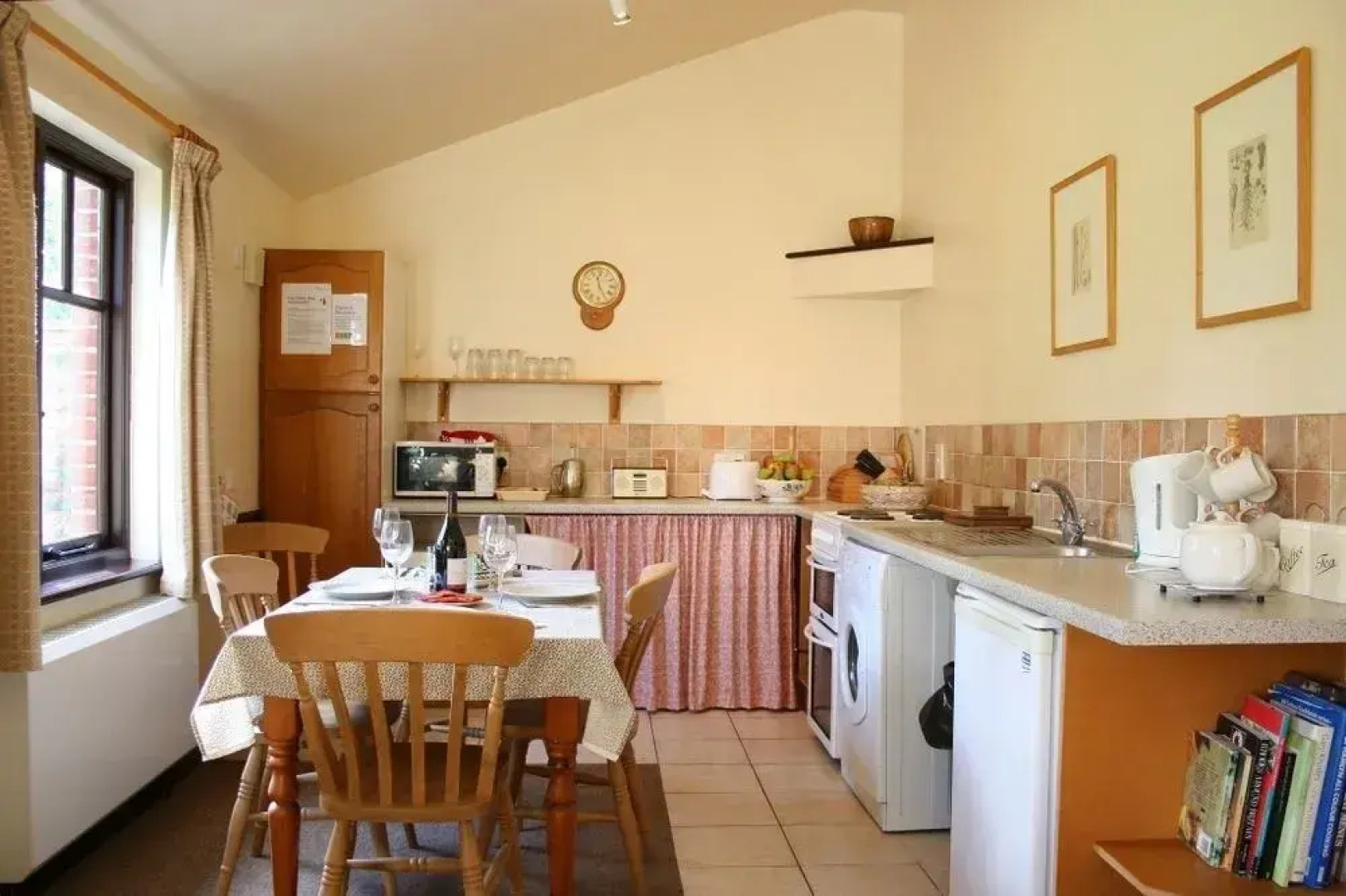 Bridge Farmhouse and Old Stables