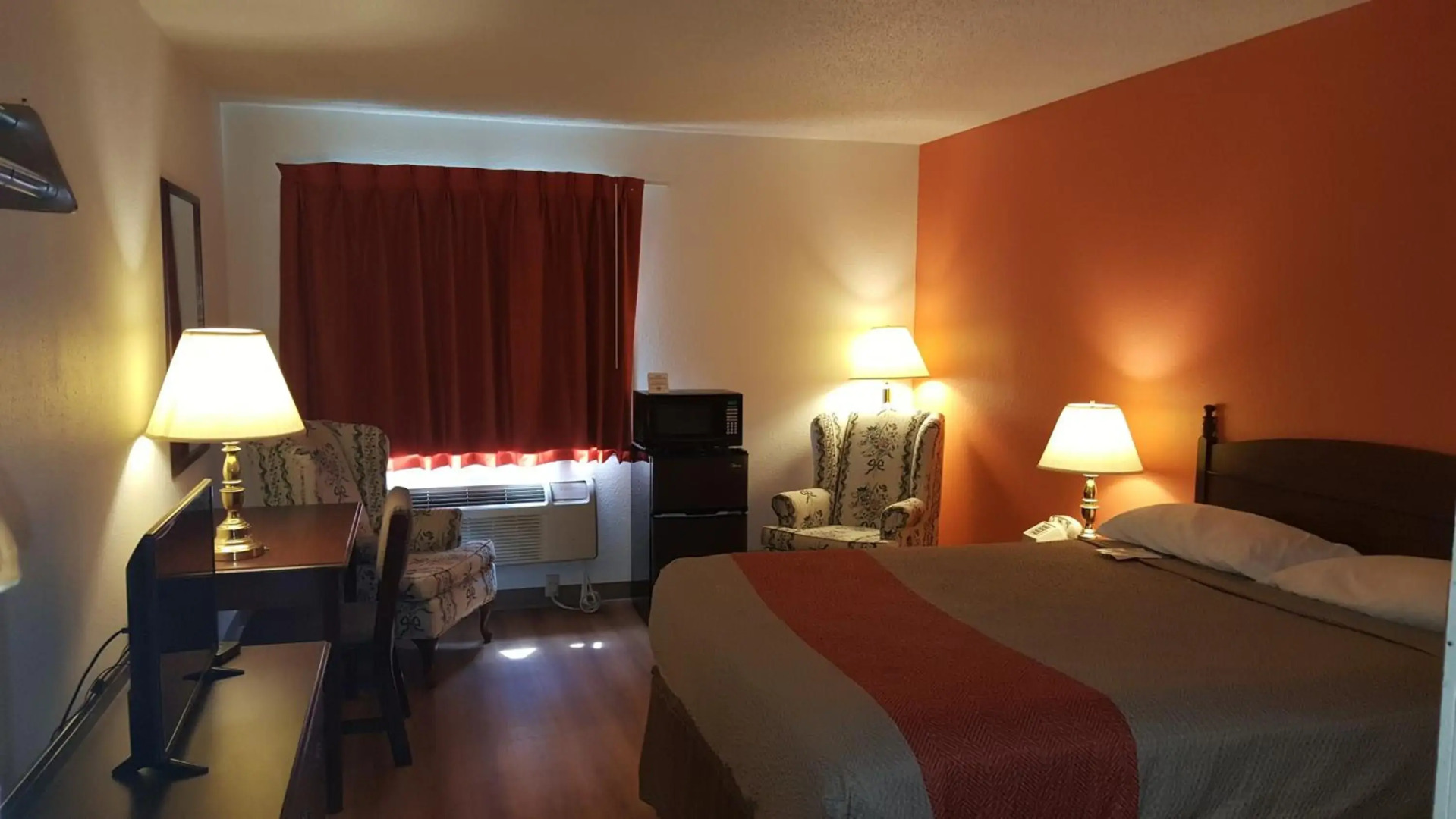 Super 8 Saukville Milwaukee