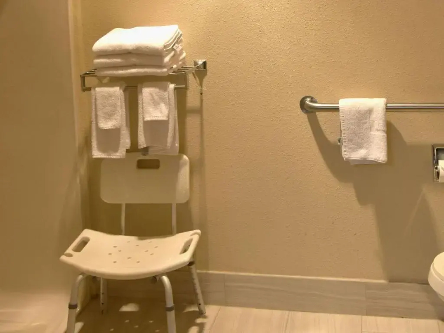 Quality Inn & Suites Brooks Louisville South