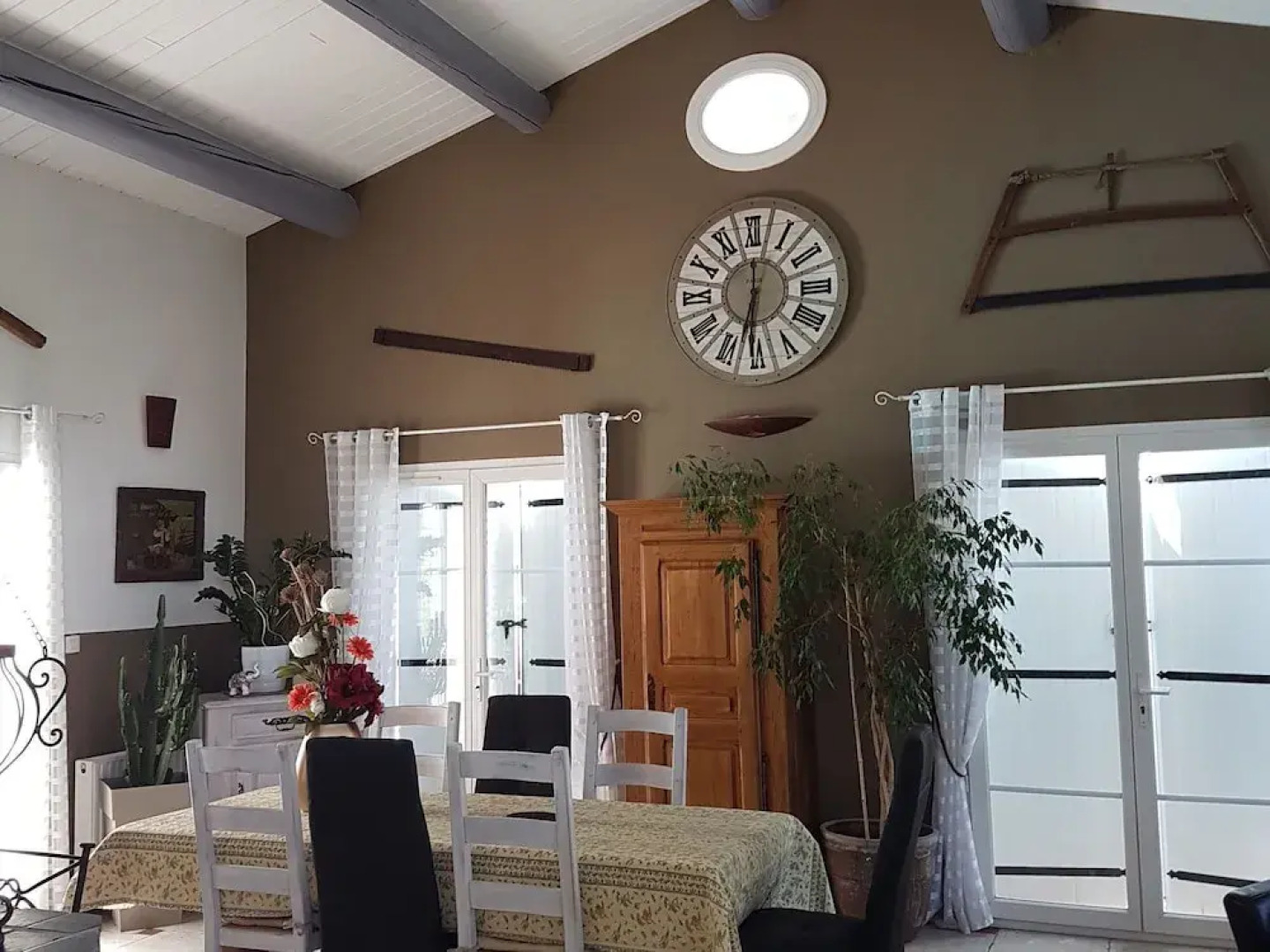 Idyllic Villa in Trets with Private Swimming Pool