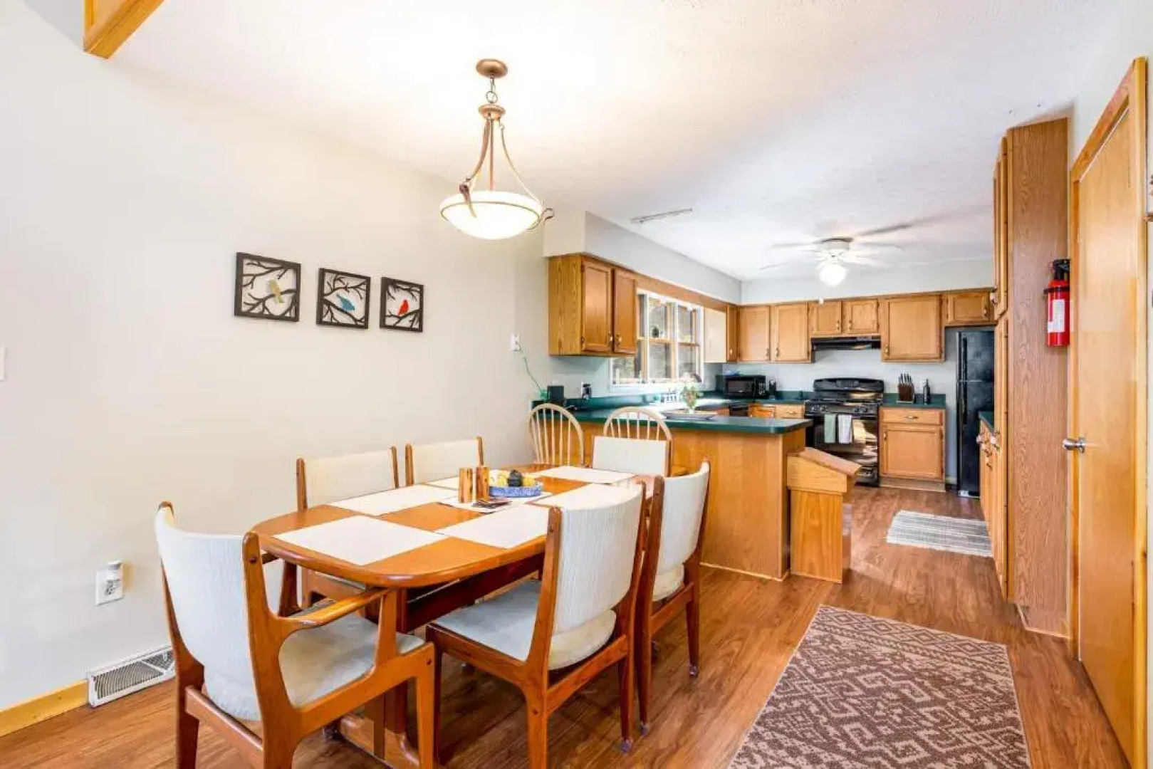 Private Creek, Hot Tub, Huge Deck at Chalet Cabin