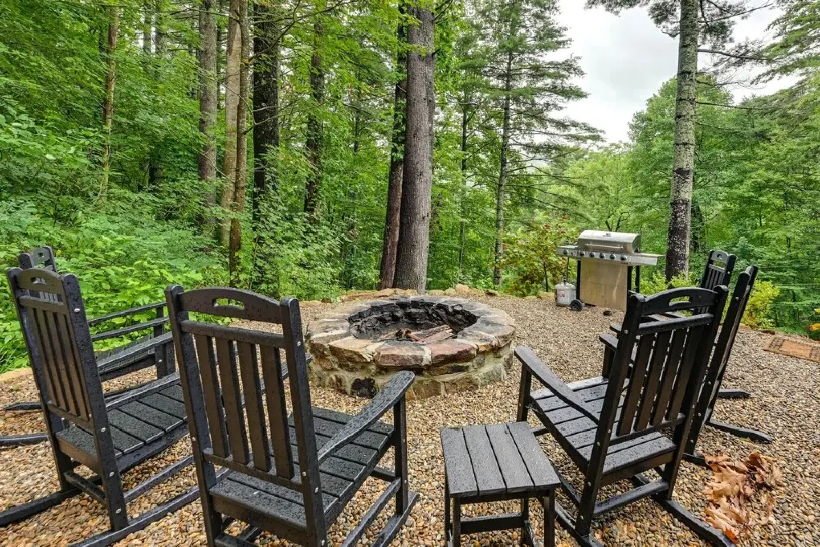 Cullowhee Cabin w/ Hot Tub, 3 Mi to Lake Glenville