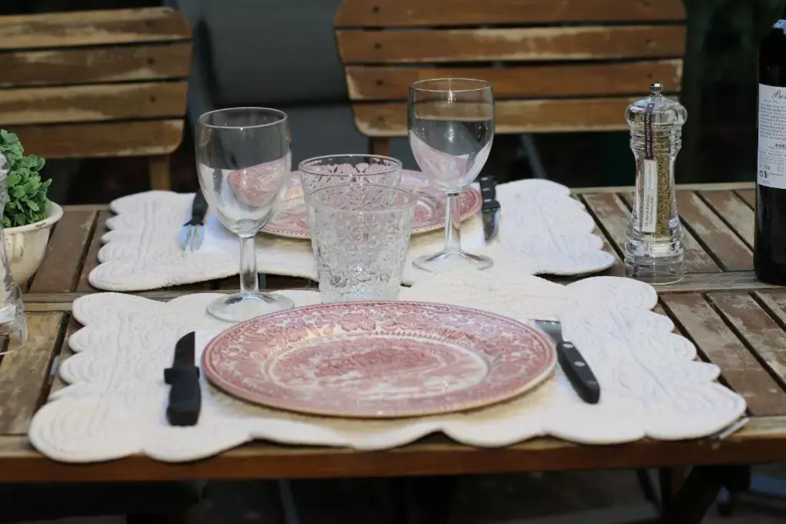 Coquet T2 ,terrasse,parking ,4 kms d Avignon