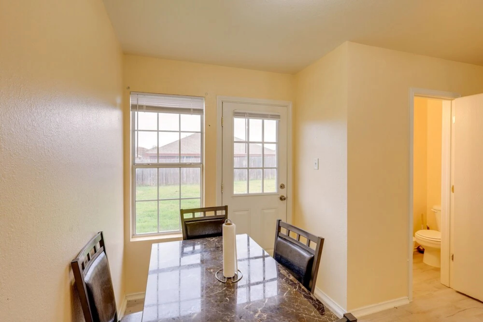 ~ 2 Blocks to Shops: Quaint Killeen Townhome!