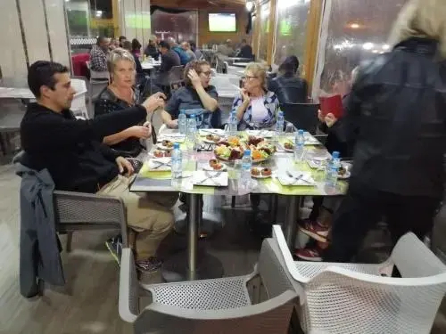 Hotel Hadaik Ain Asserdoune