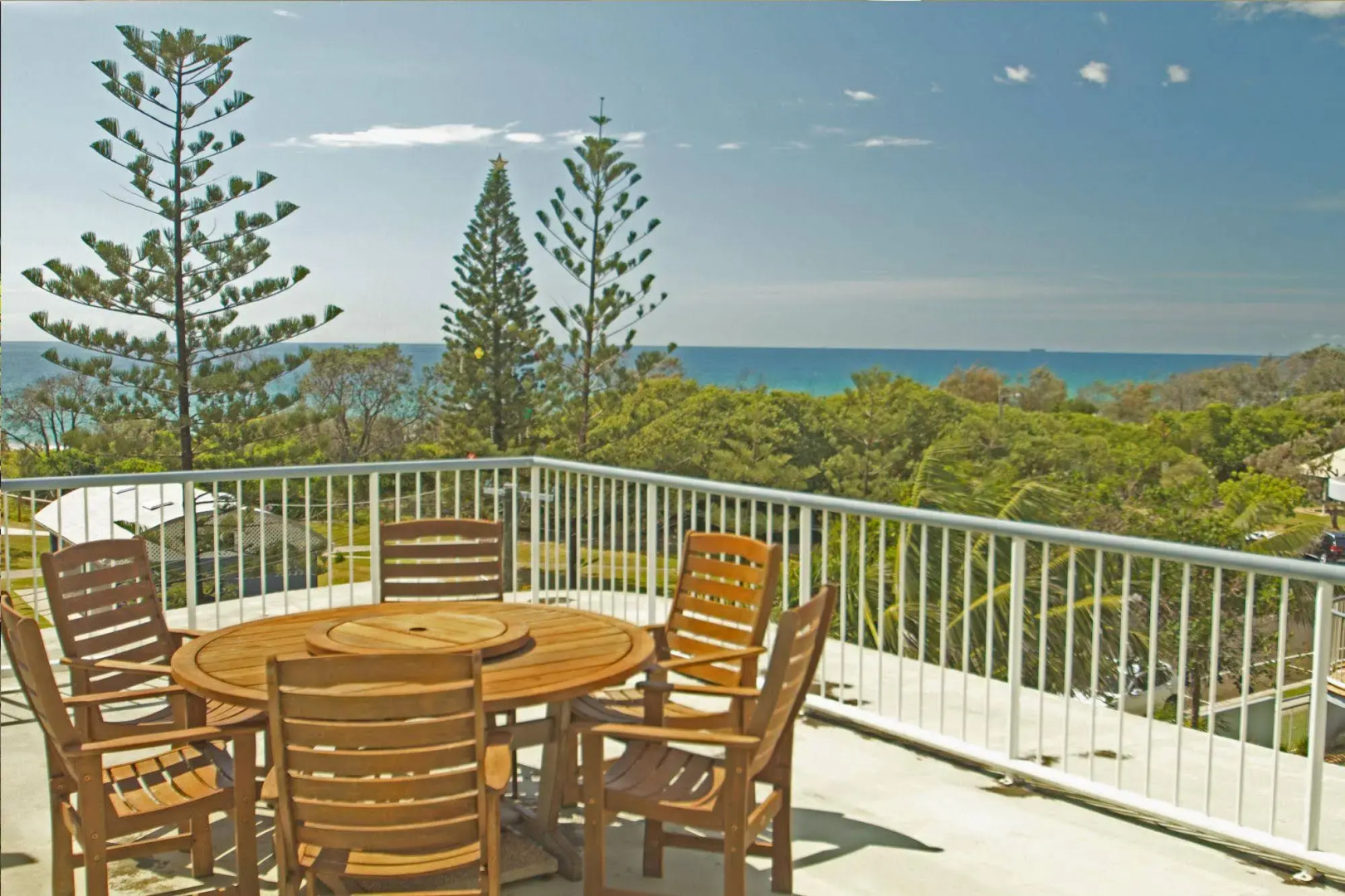 Surf Club Apartments