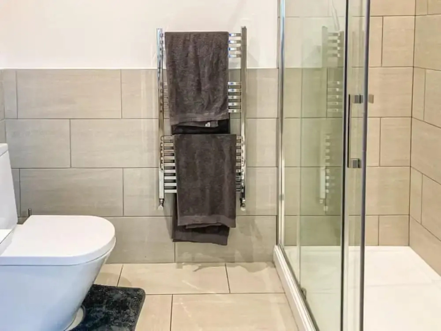 Immaculate 2-bed Bungalow in Weybridge