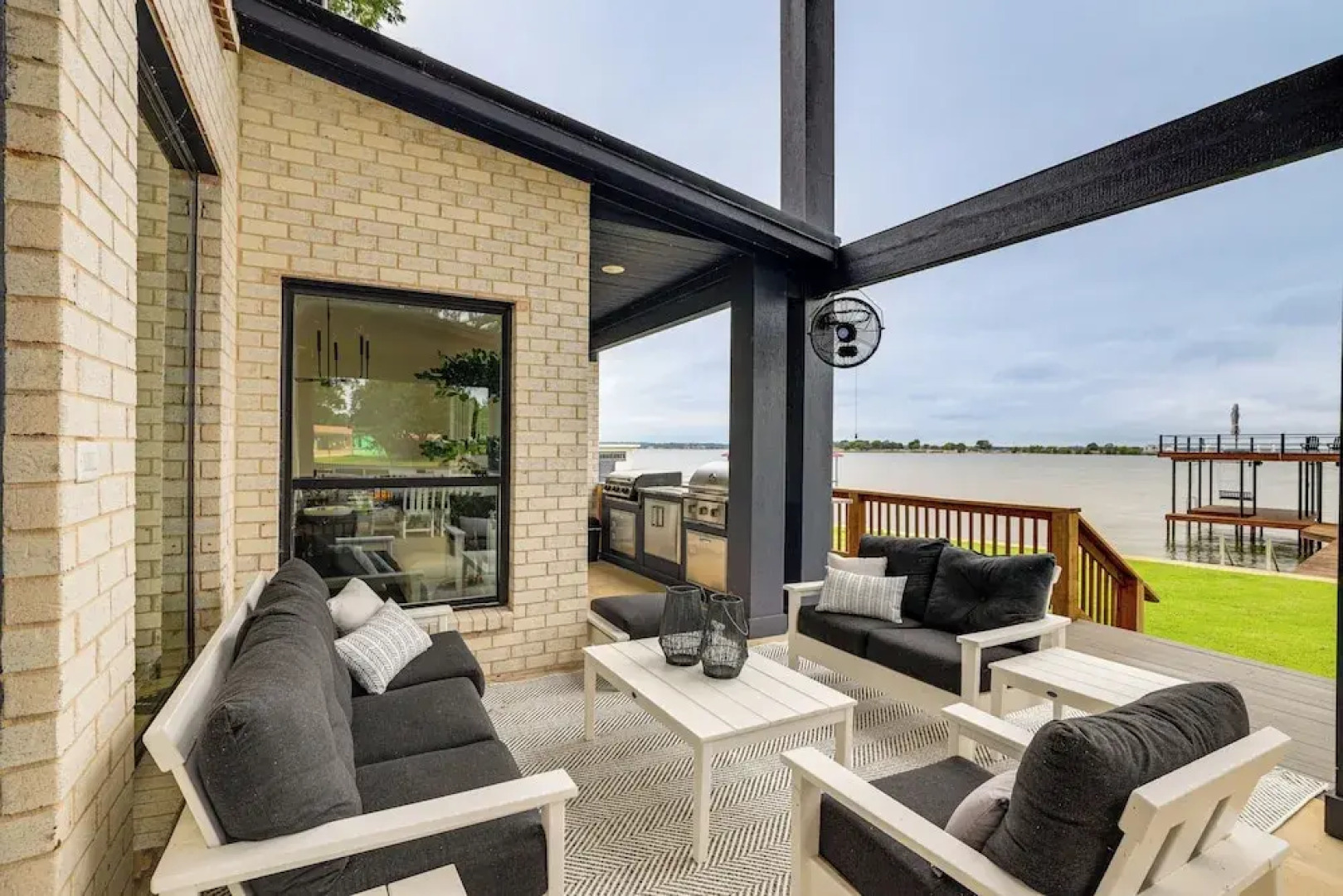 Dock & Hot Tub! High-end Cedar Creek Lake Retreat