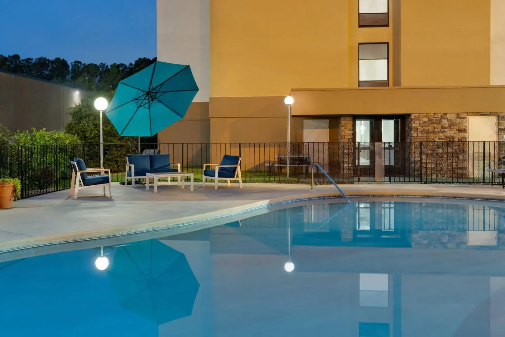 Garner Hotel August West by IHG