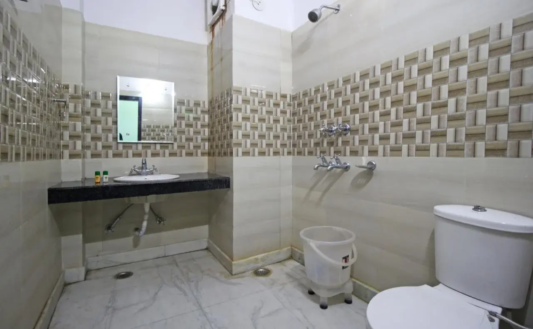 Hotel JMK International