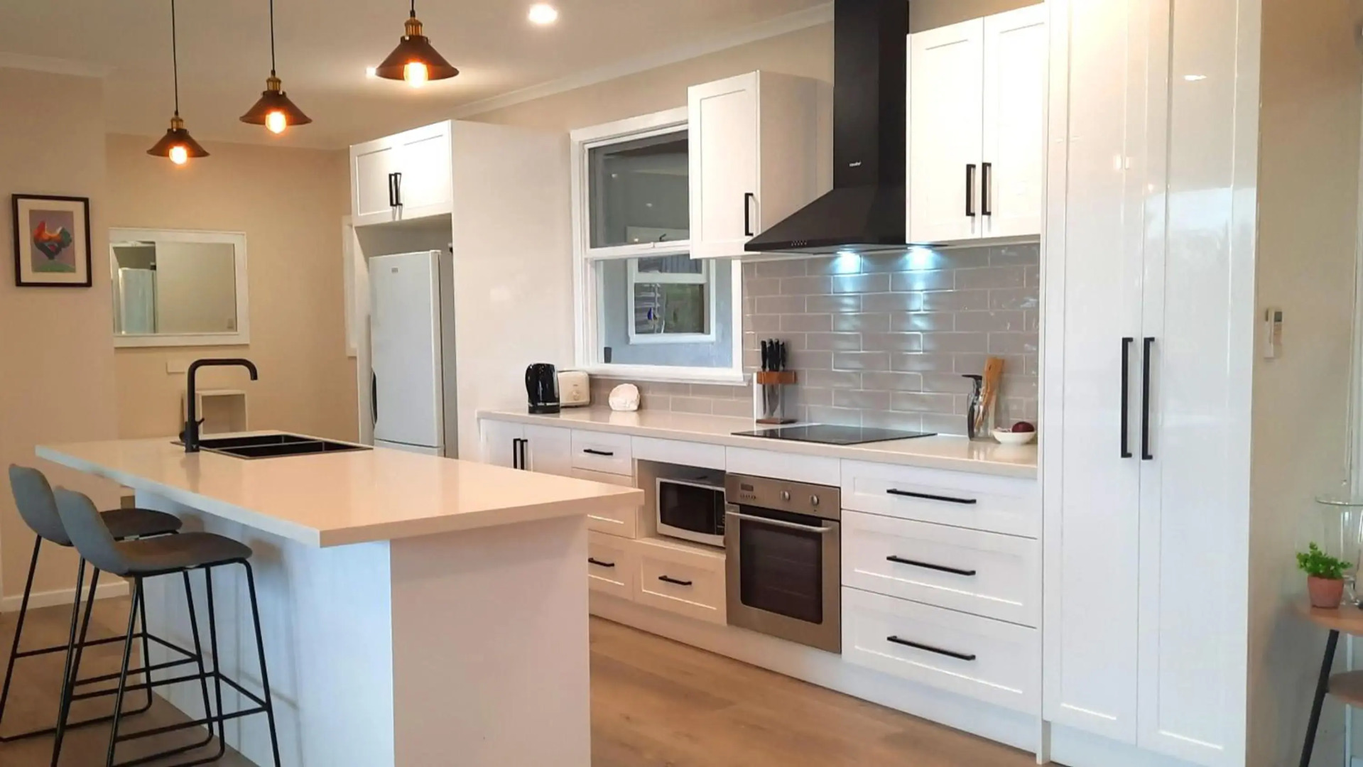 Captains on-the-seafront - 4 br stunning sea views