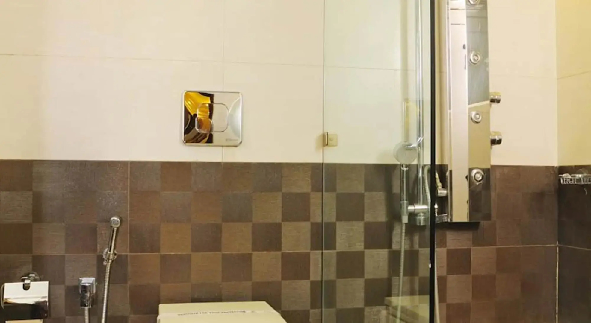 Hotel The Pearl - Newly Renovated in City Centre