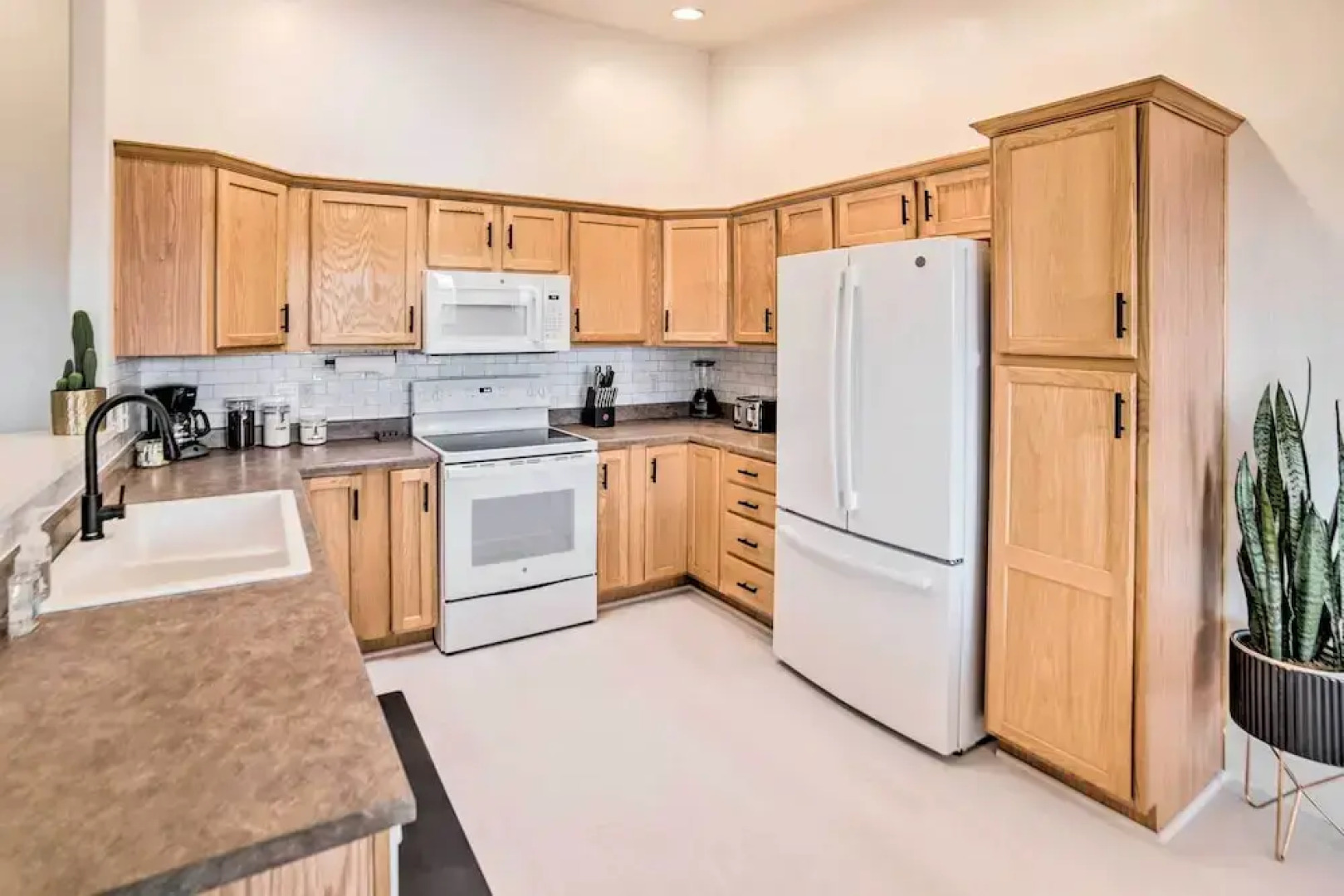 Sunny Page Home: The Gateway to AZ Adventure!