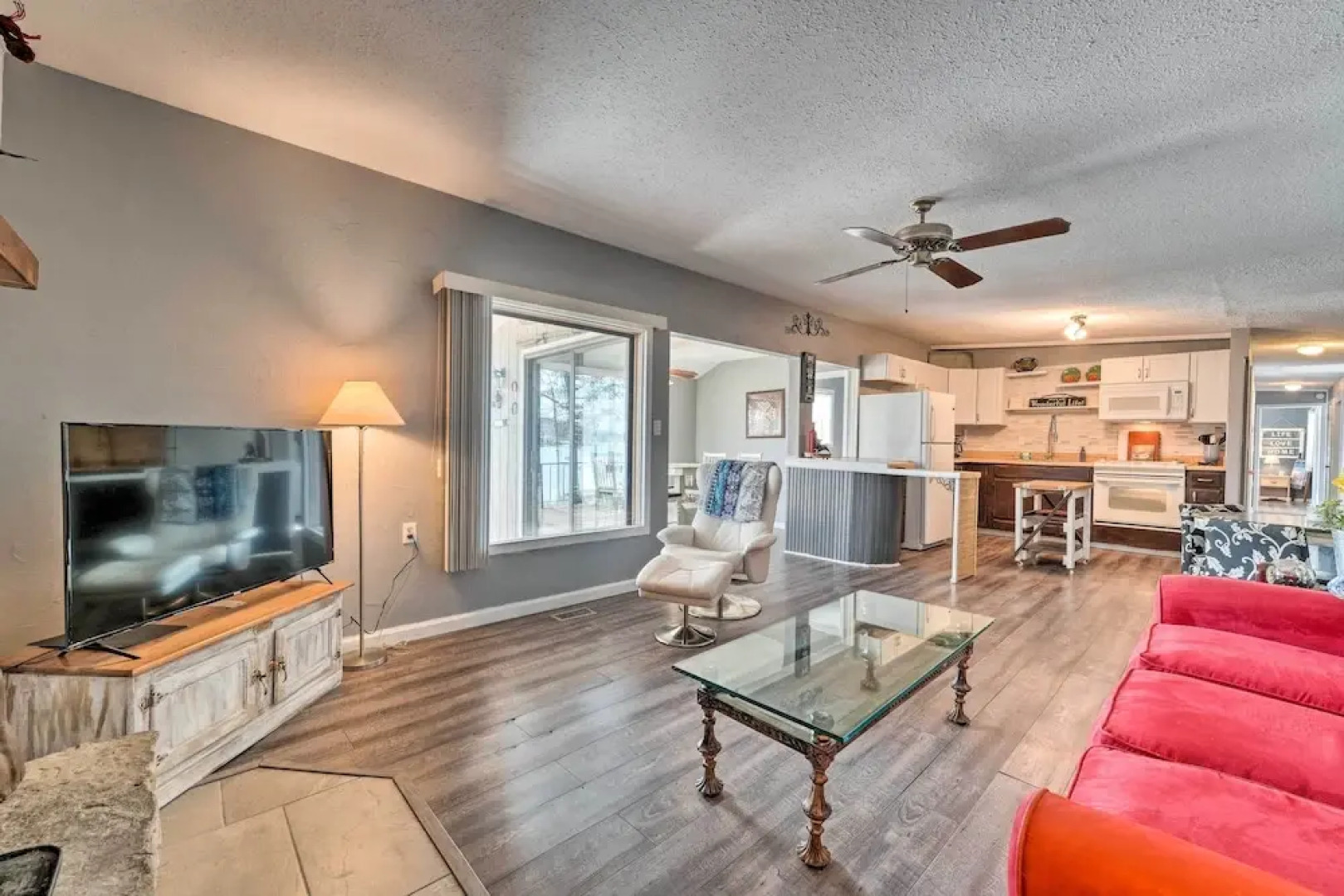 Lakefront Vacation Rental w/ Deck & 2 Docks!