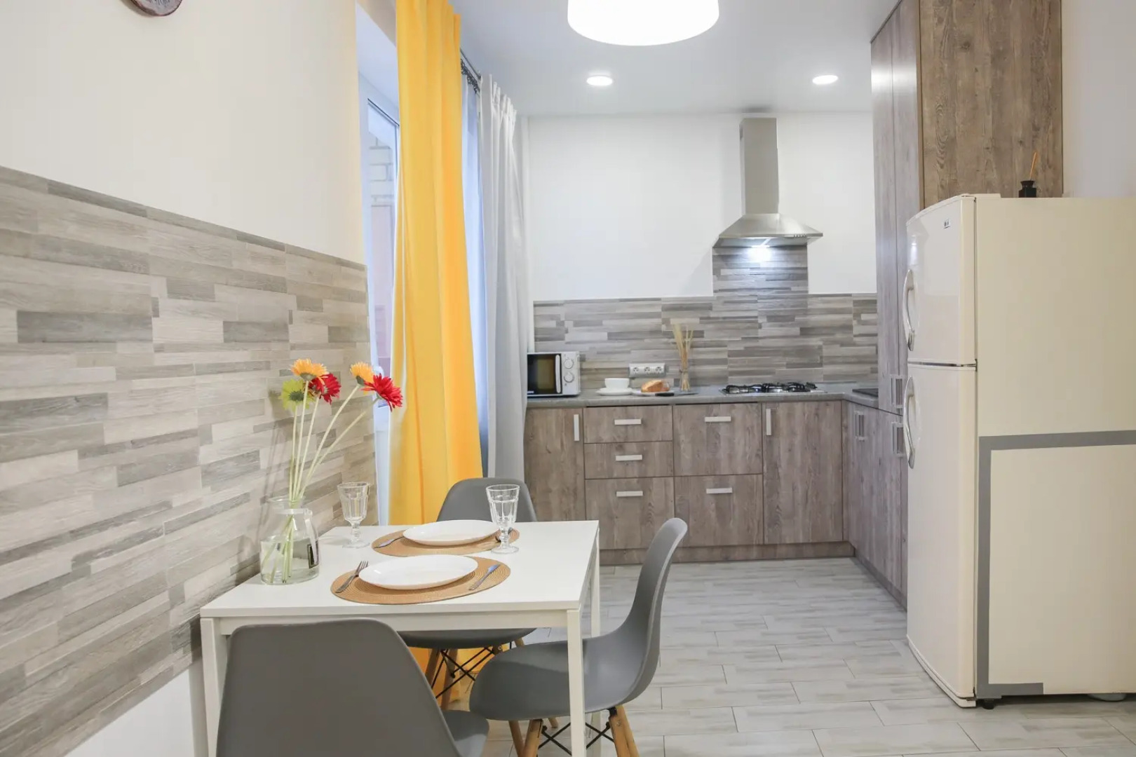 Апартаменты Апартик с выходом к озеру