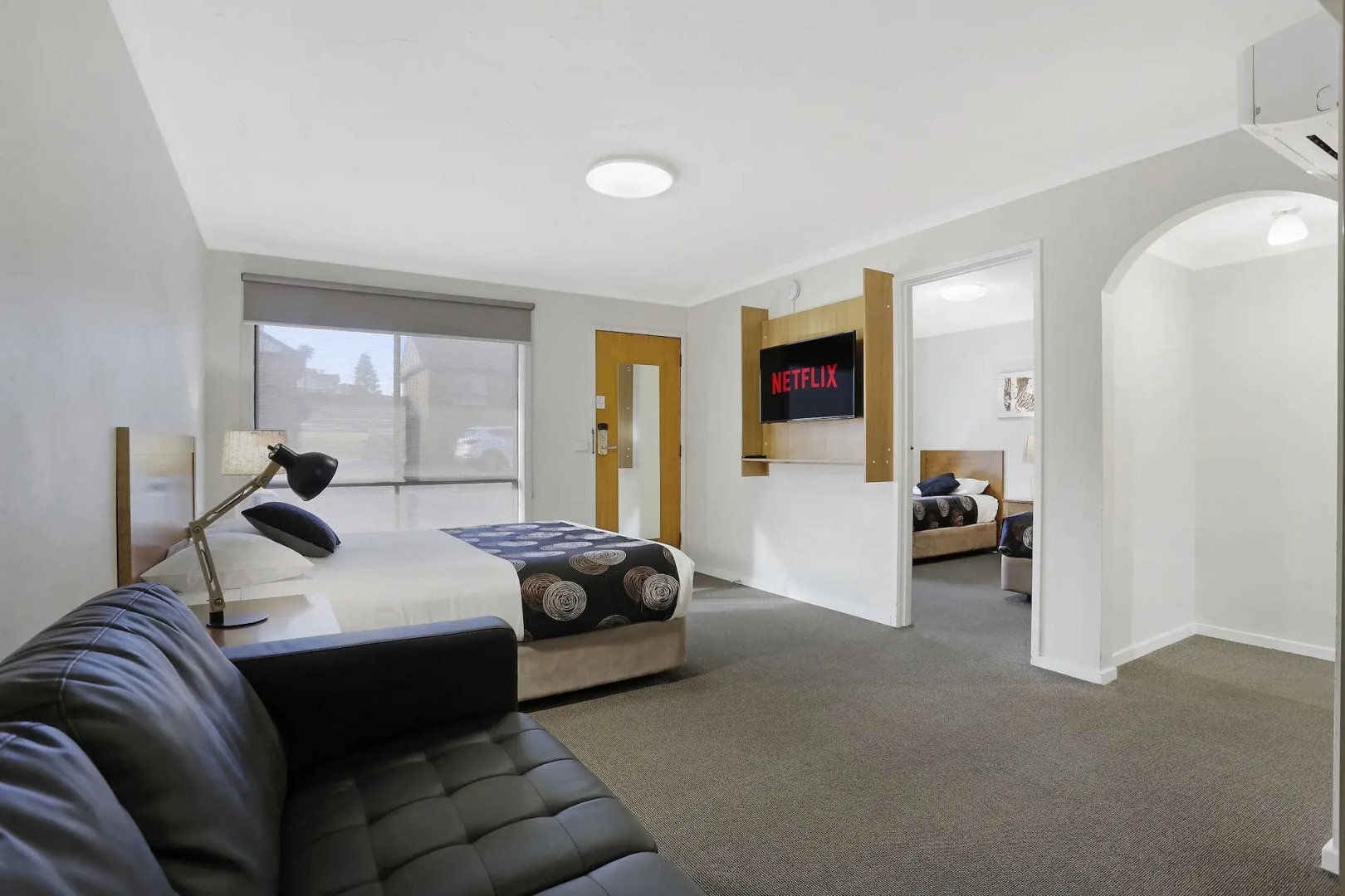 Waves Motel and Apartments