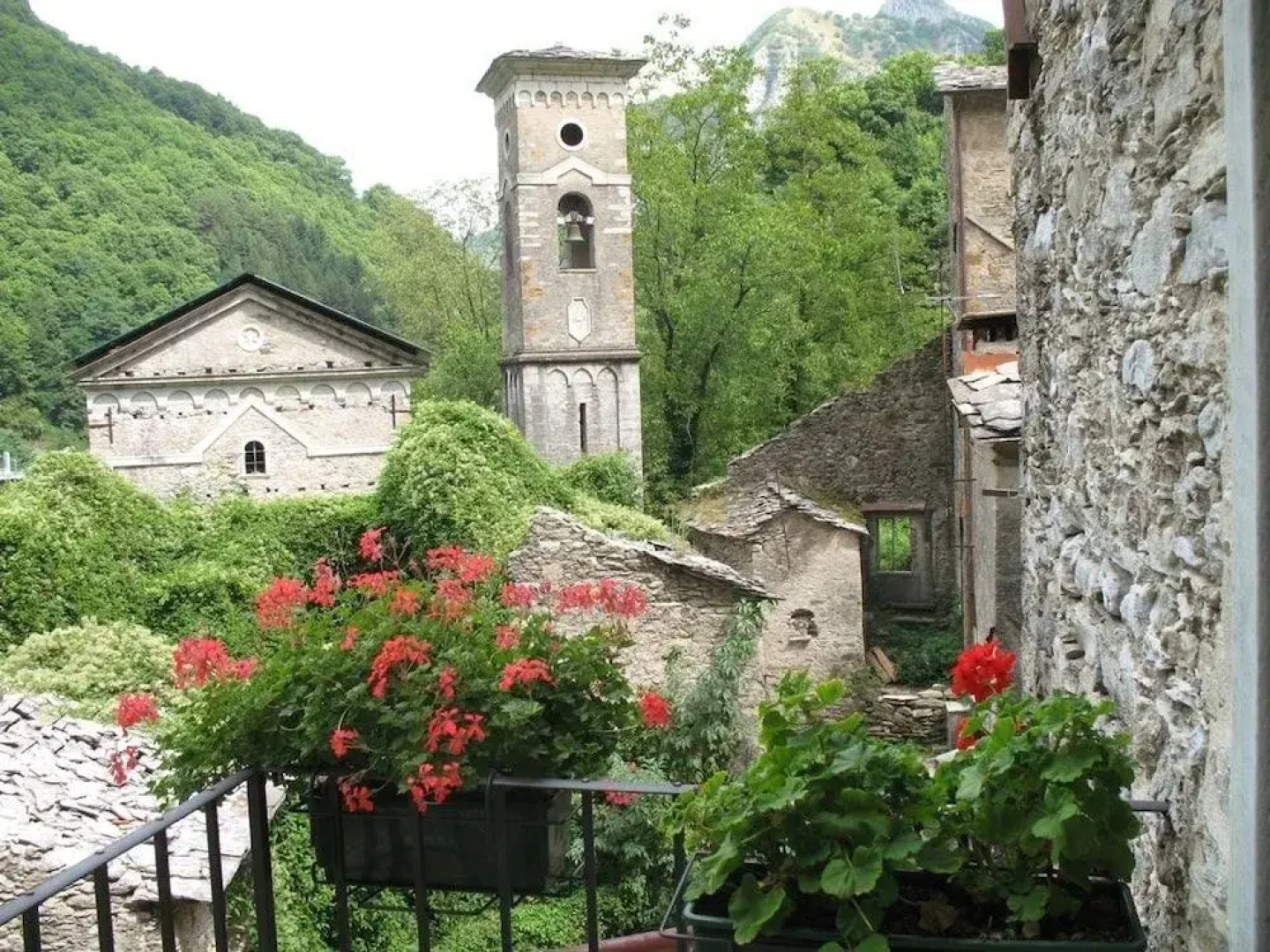 Antico Borgo di Isola Santa