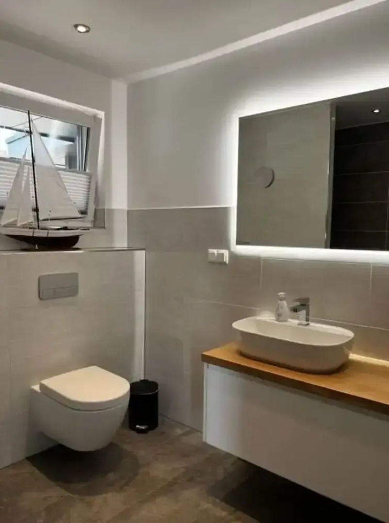 Schaal Lake Paradise