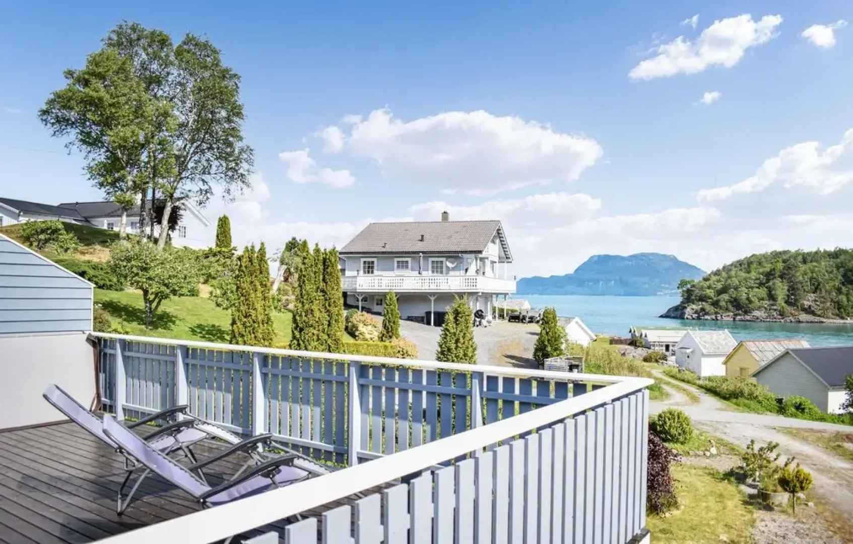 Beautiful Home in Bjoa With 4 Bedrooms and Wifi