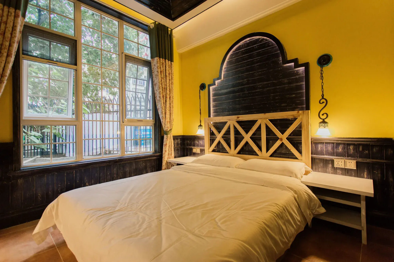 7 Sages Bell Tower Youth Hostel