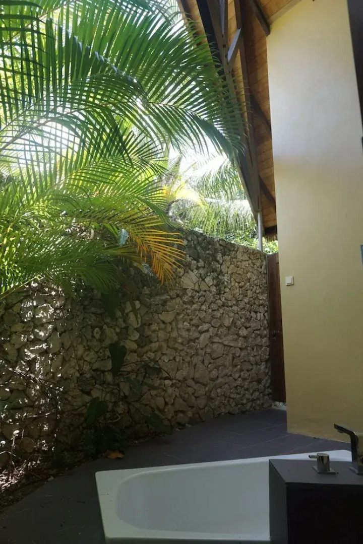 Vanuatu Uncharted Sport Fishing Lounge