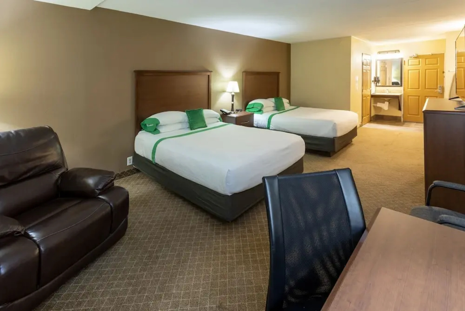 Hospitality Inn & Suites