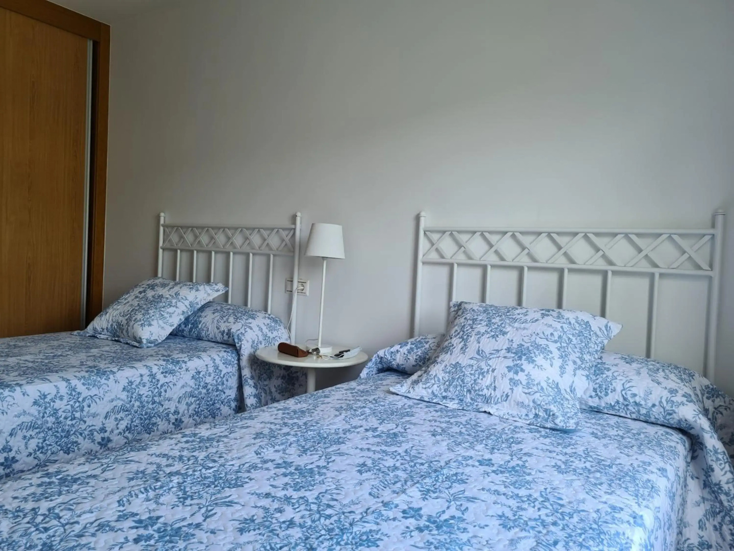 Mar azul en puerto azul