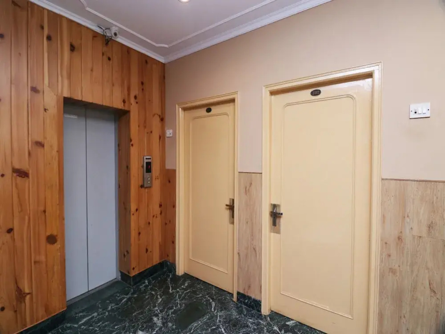 OYO 22075 Hotel Bali Palace