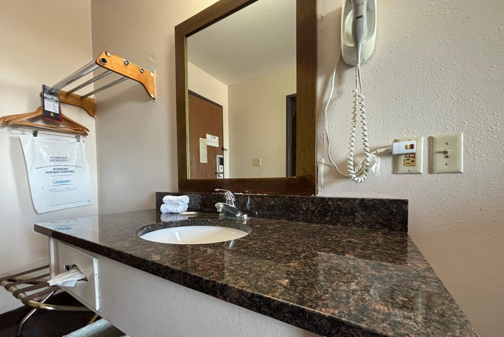 Super 8 by Wyndham Okawville