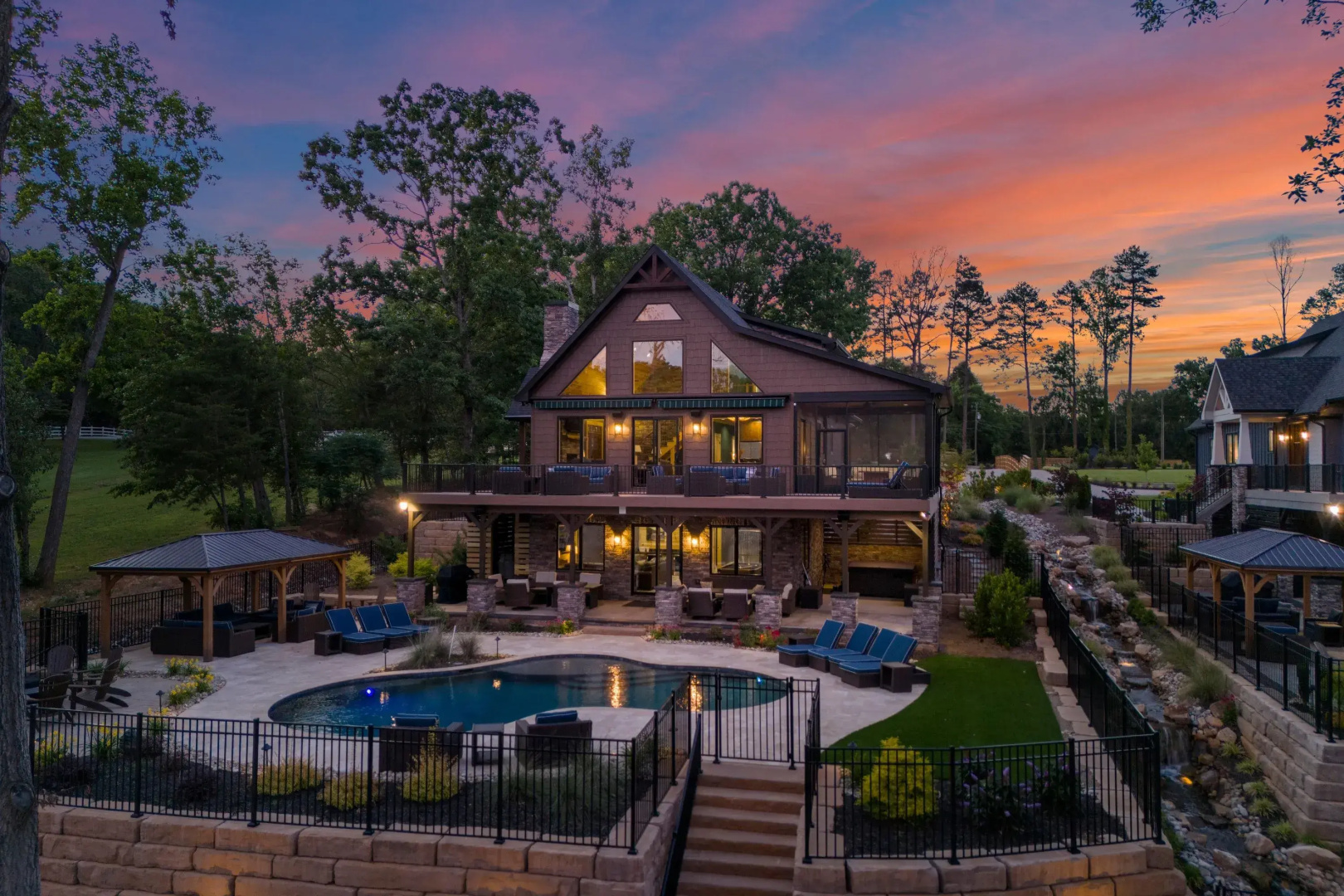 Black Bear Lodge by Avantstay Lakefront Dock Pool Theater Sleeps 20