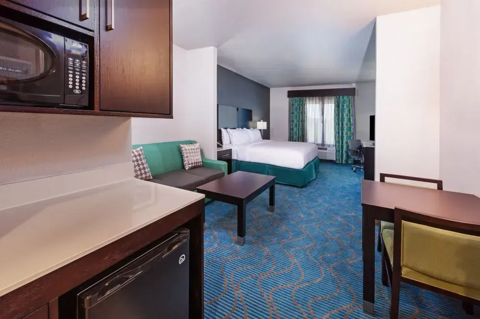 Holiday Inn Express and Suites Killeen-Fort Hood Area