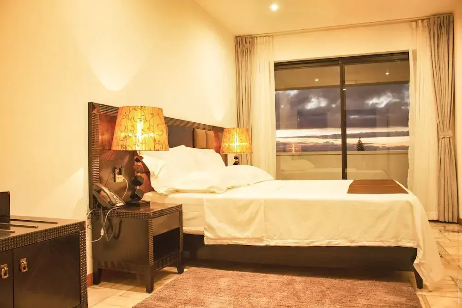 The Streamliner Hotel Apartment