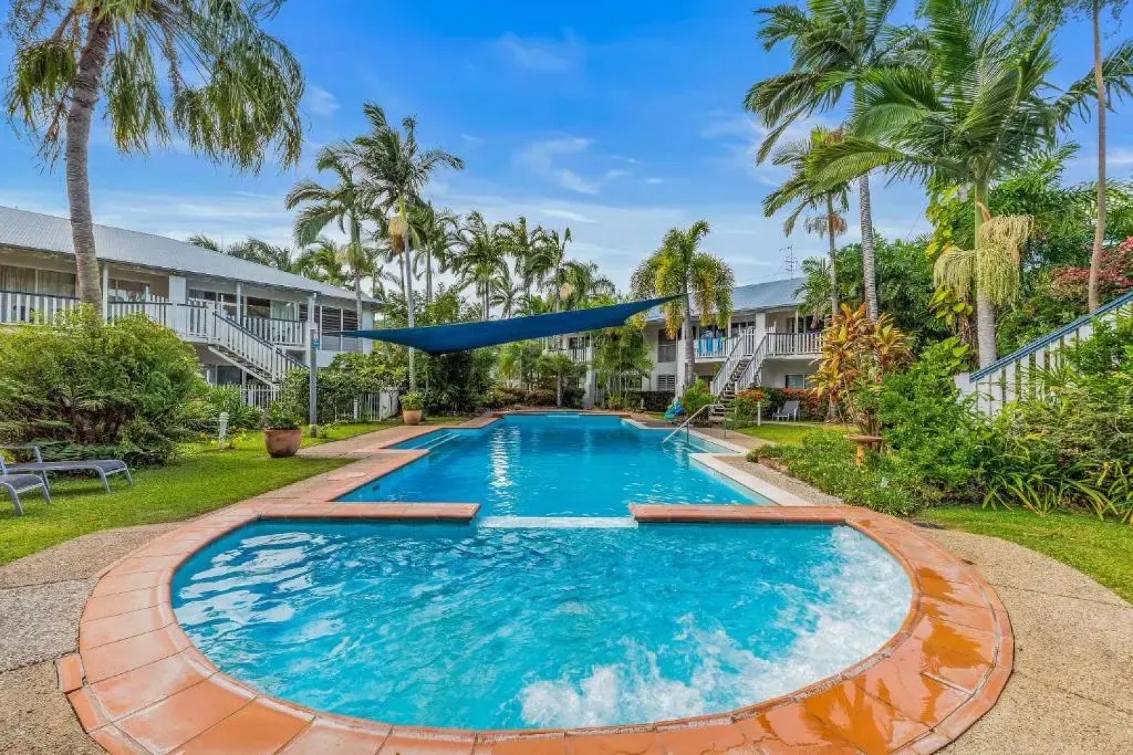 Tropical Mango WiFi Pool