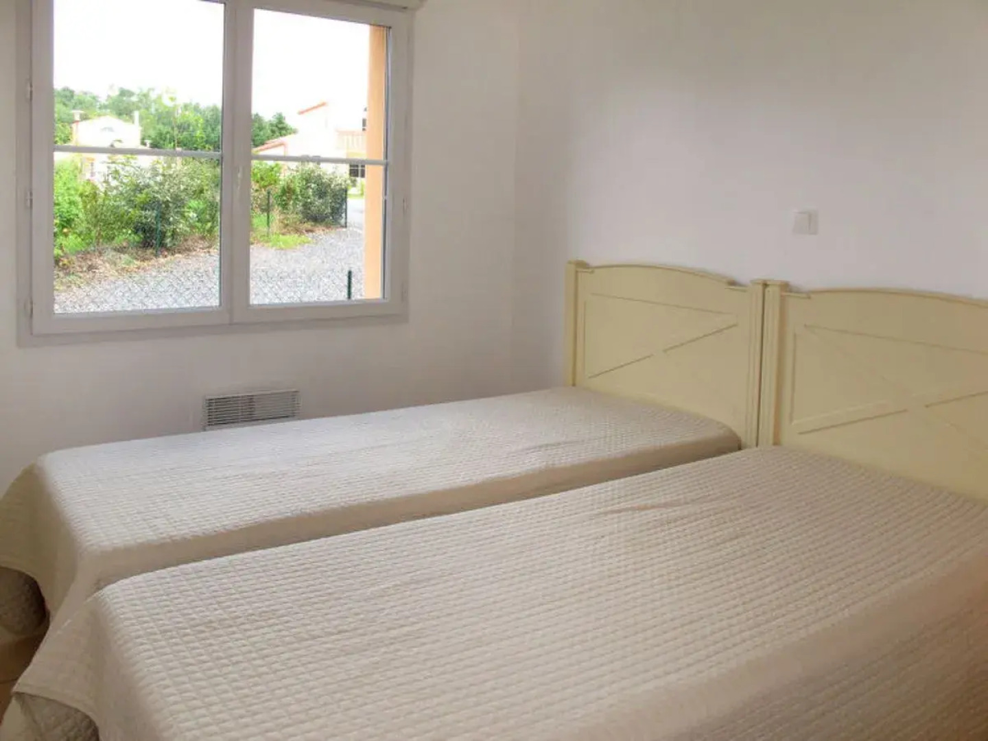 Domaine Royal Green (MZA101)