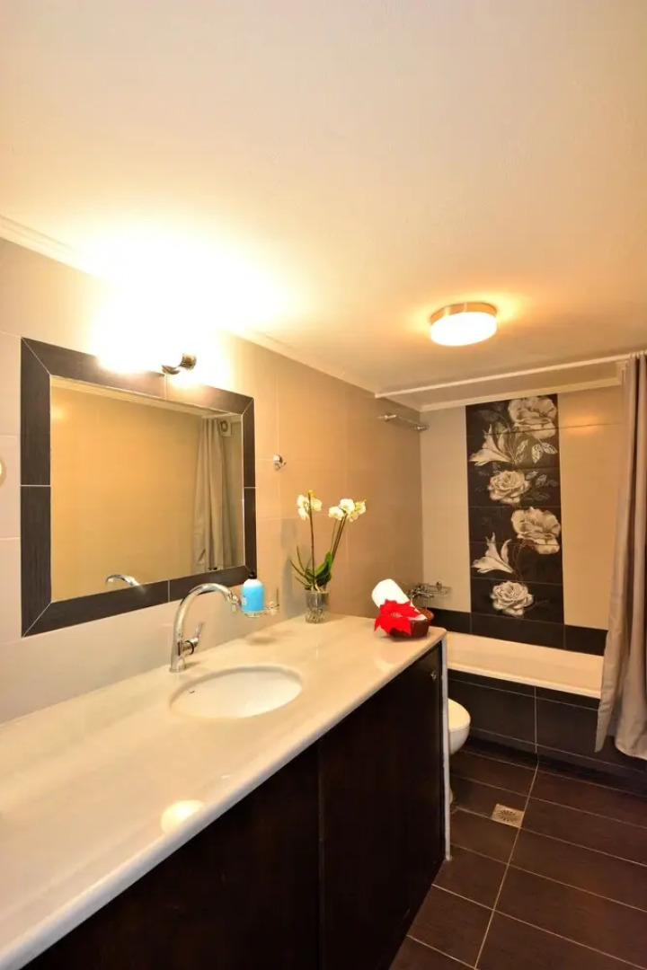 Luxury Suites in Stavromenos