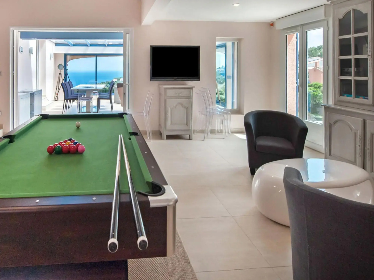 Luxurious Villa in Les Issambres with swimming pool and Sauna