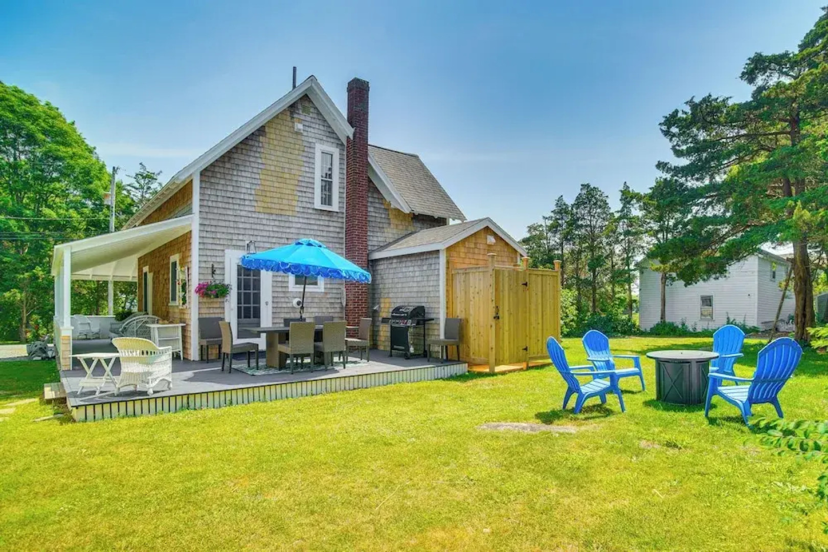 Pocasset Home w/ Kayaks & Bikes: Walk to 2 Beaches