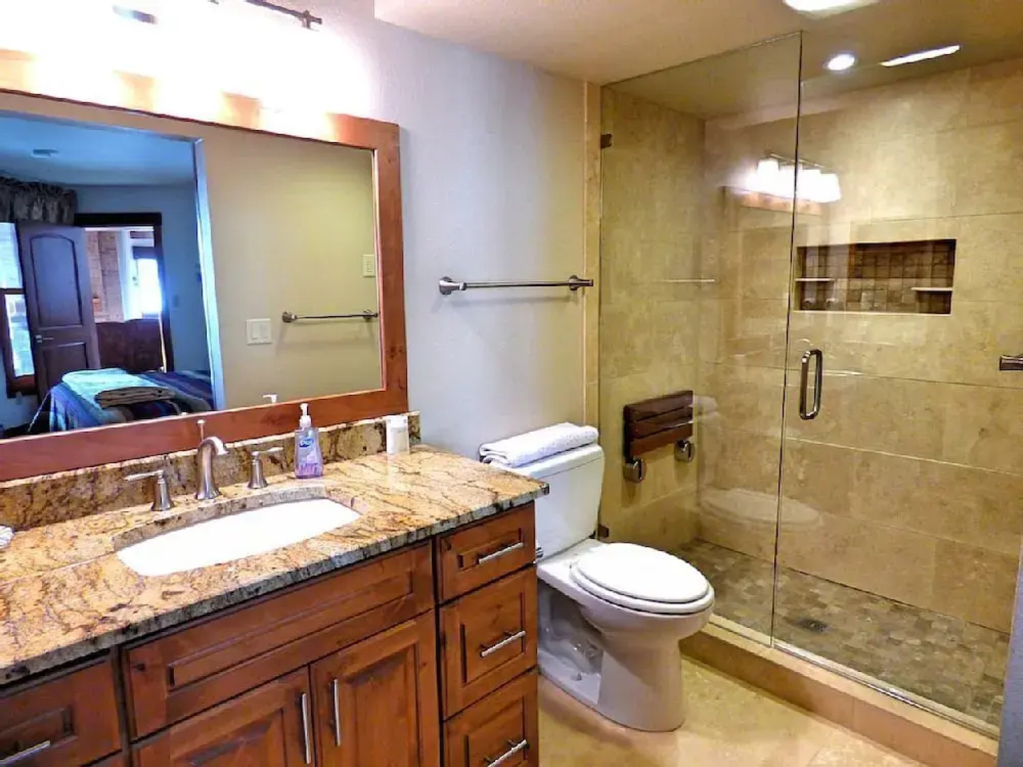 Lift Tickets Ground Floor in Mtn Village, Wifi, Fireplace, Hot Tubs