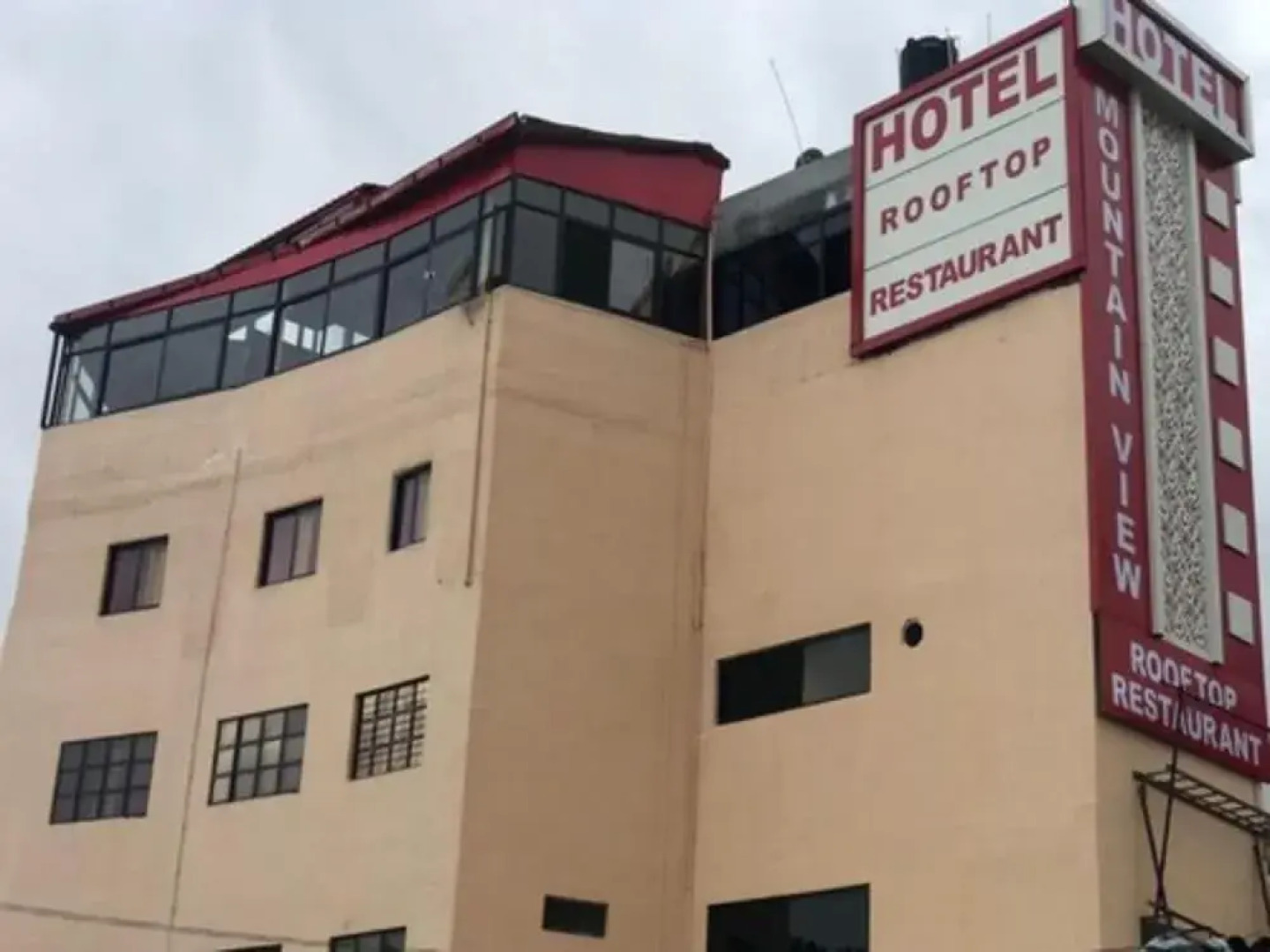 Hotel Mountain View And Rooftop Restaurant